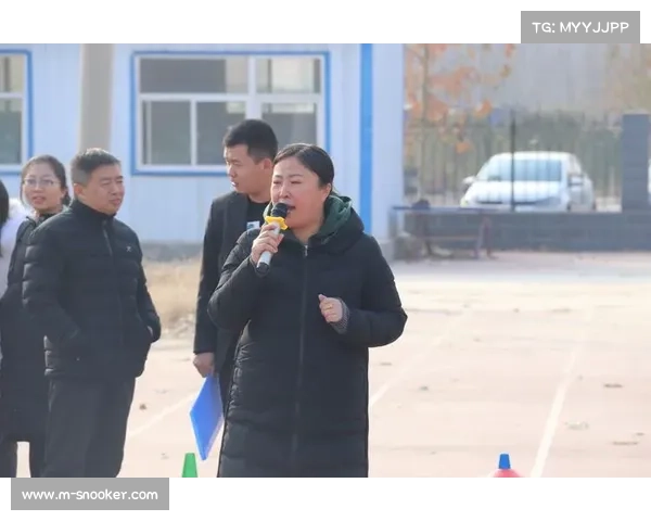 美人鱼运动风靡老年社区 银发族逐浪健身展现活力新风尚